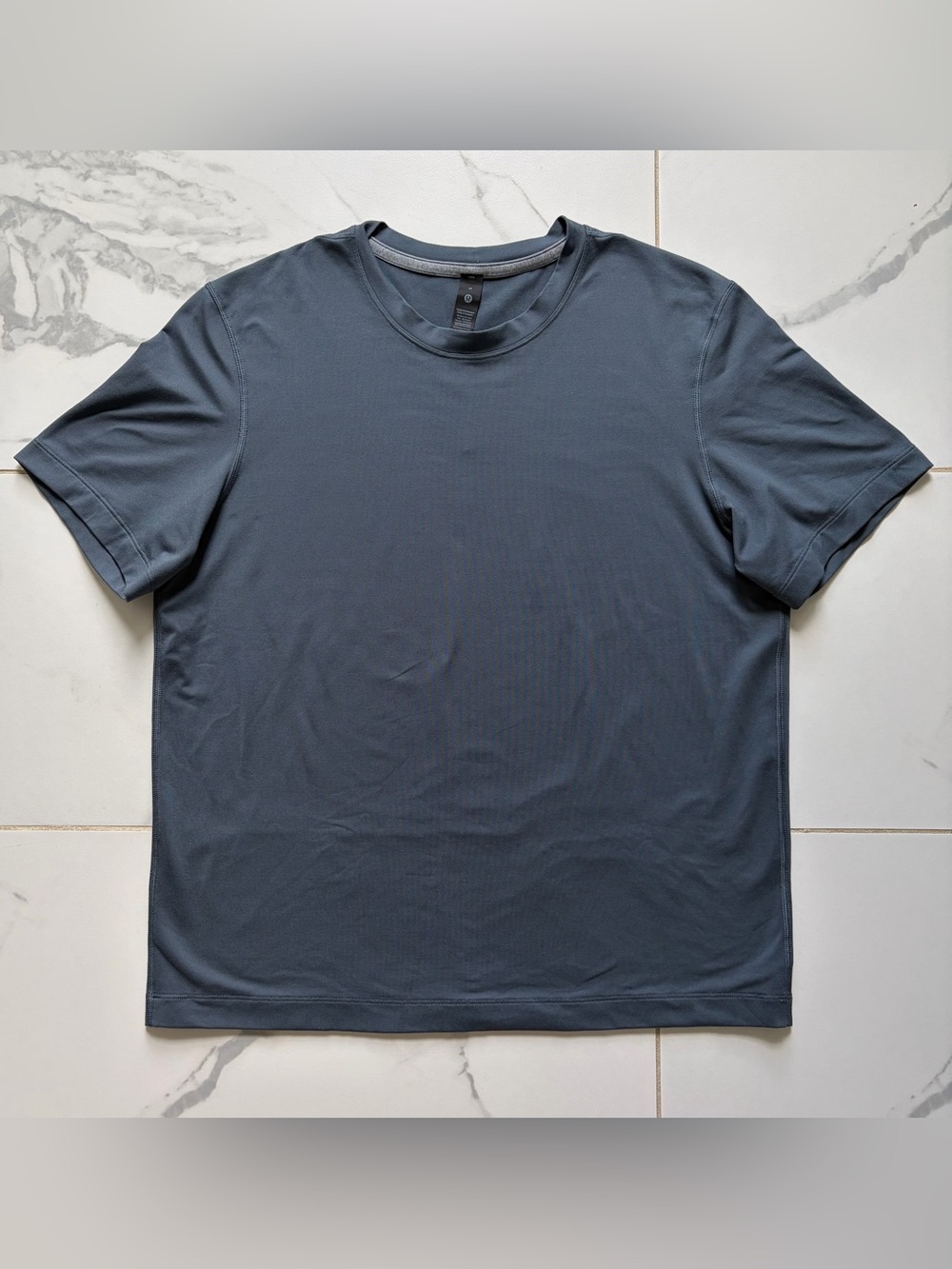 Lululemon Soft Jersey Short Sleeve T Shirt Tee Men’s Size M Oil Grey